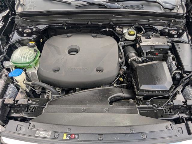 Used 2021 Volvo XC40 T5 Momentum AWD/4WD image 21