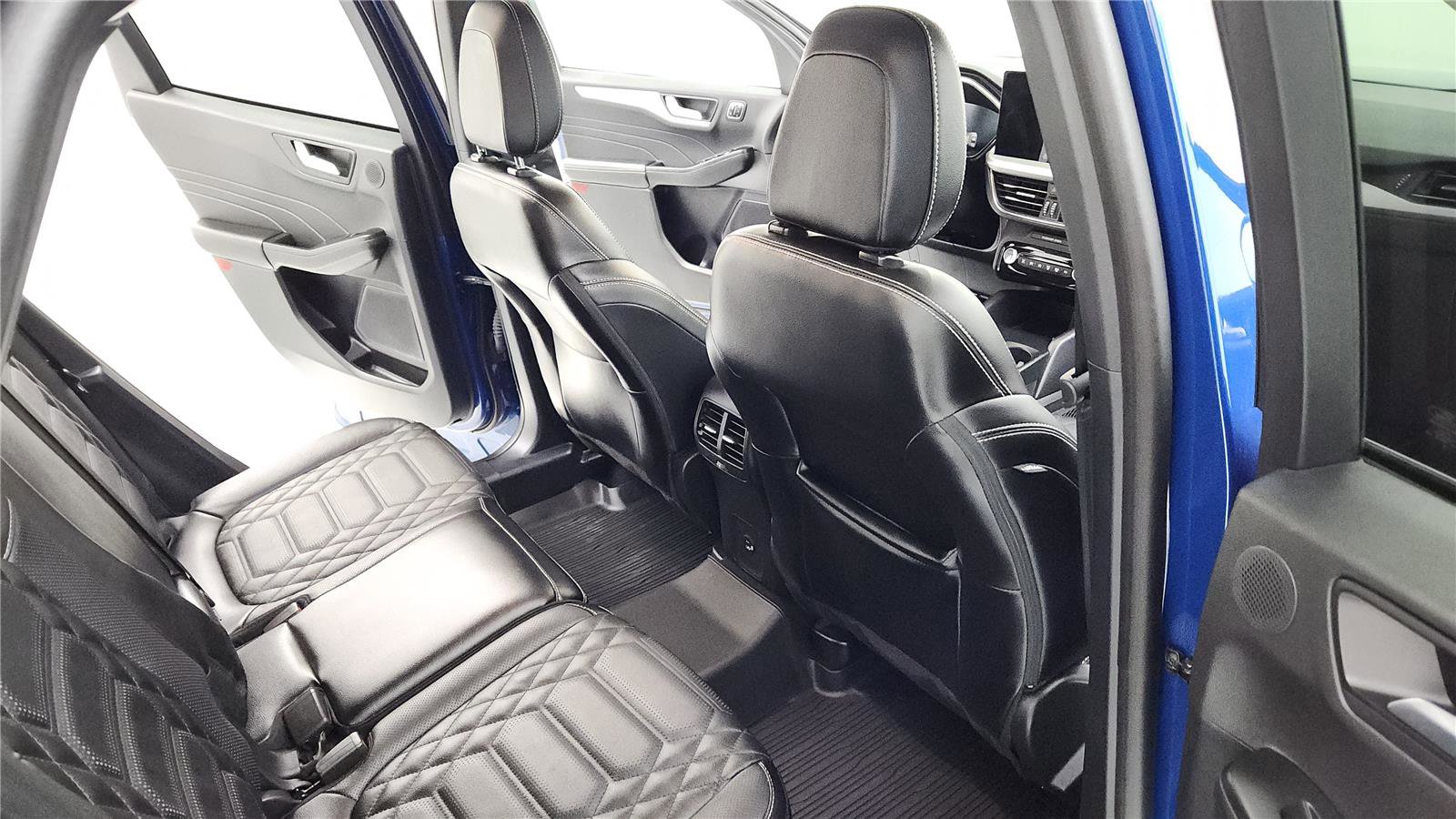 Used 2023 Ford Escape Platinum w/ Premium Technology Package image 29