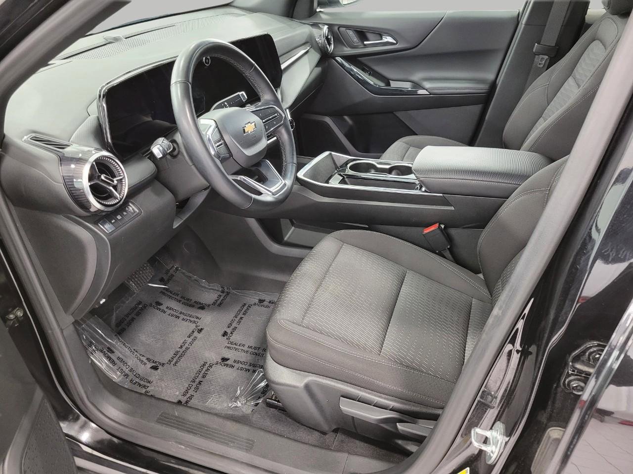 Used 2025 Chevrolet Equinox LT AWD/4WD image 9