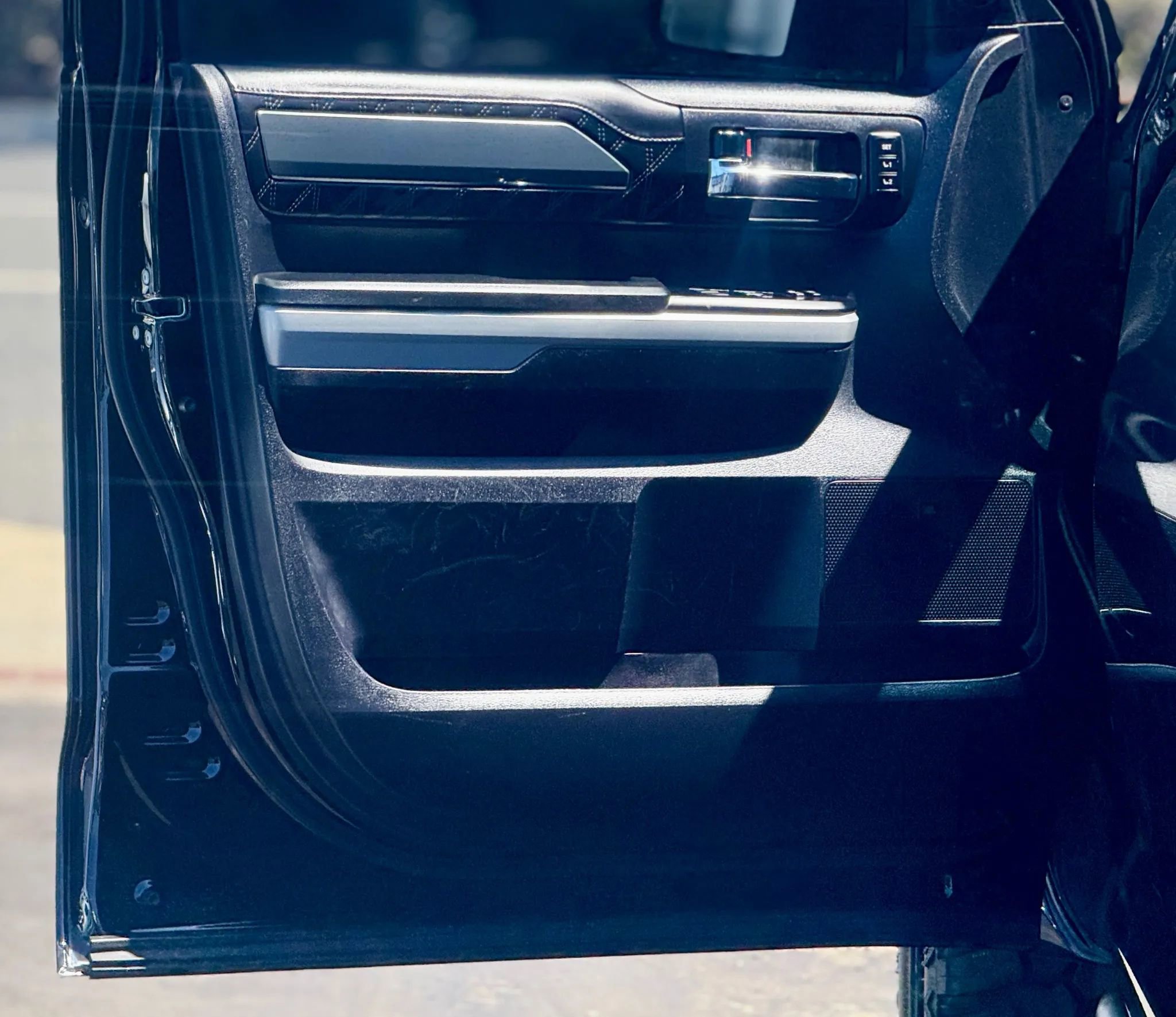 Used 2020 Toyota Tundra Platinum image 12