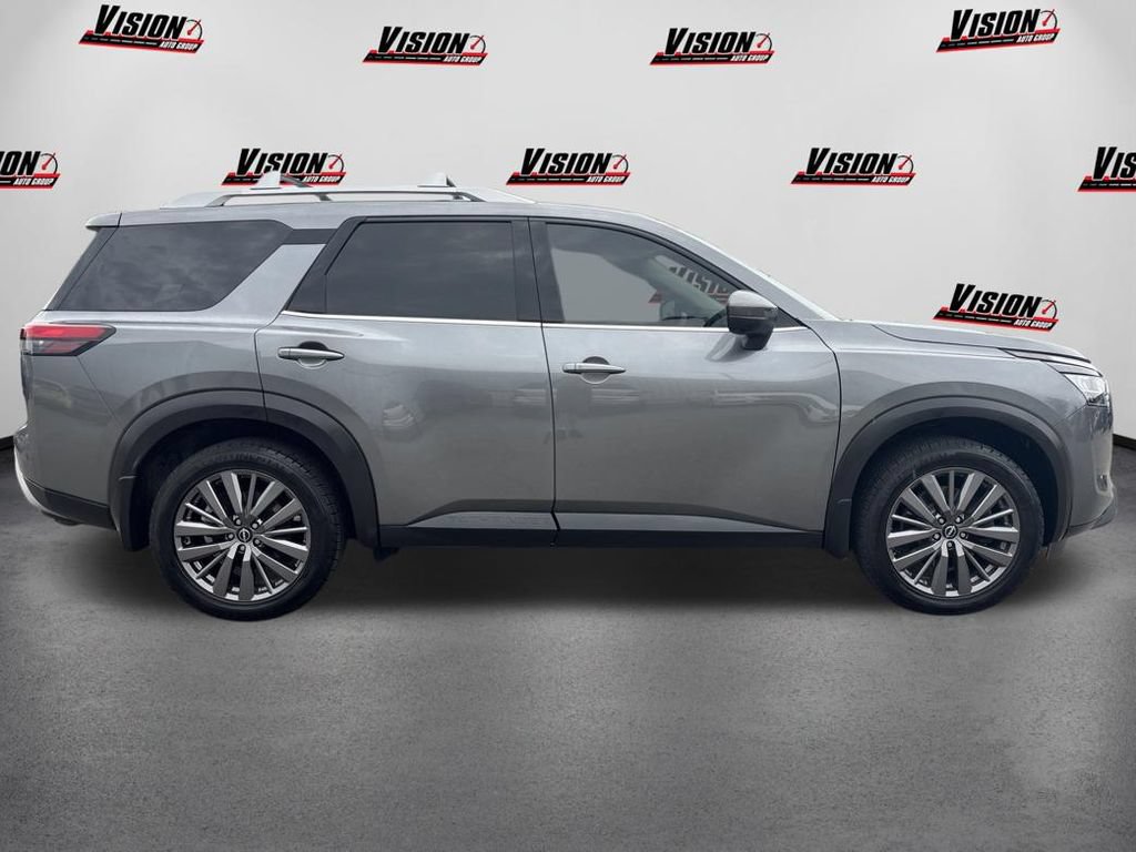 Certified 2023 Nissan Pathfinder SL w/ SL Premium Package AWD/4WD image 4