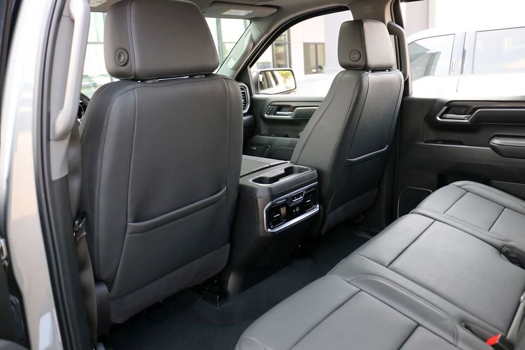 Used 2025 GMC Sierra 1500 SLT w/ SLT Premium Plus Package AWD/4WD image 28