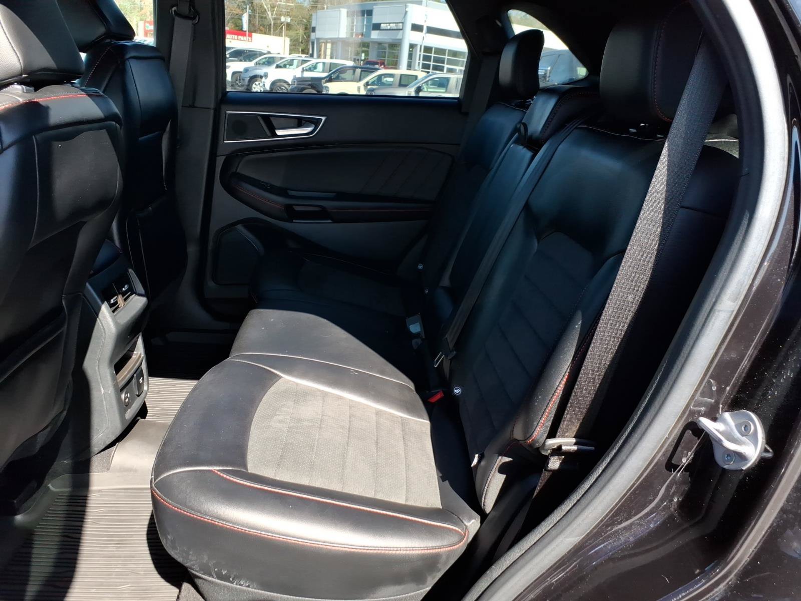 Used 2022 Ford Edge ST-Line w/ Class II Trailer Tow Package AWD/4WD image 8