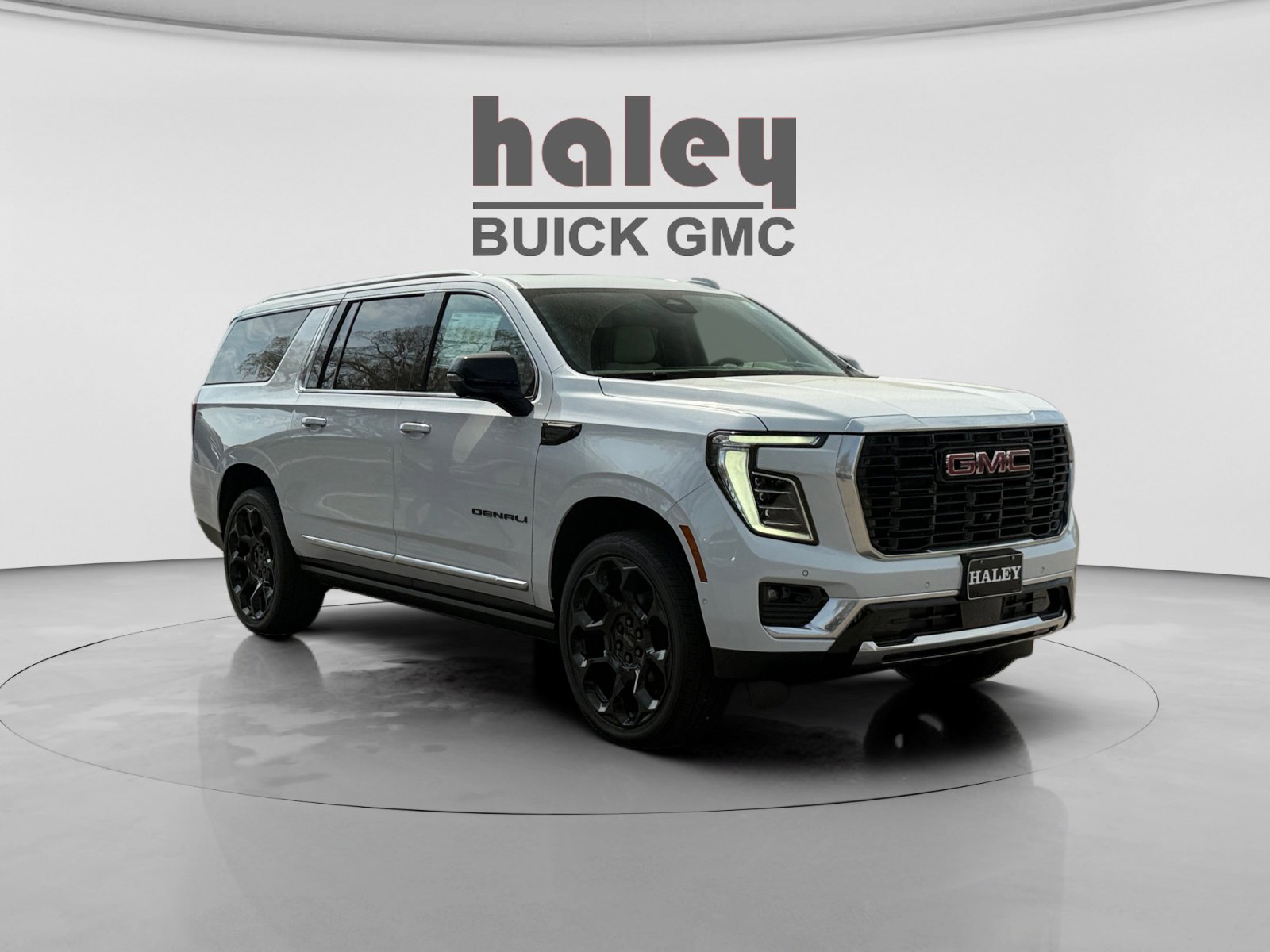 New 2026 GMC Yukon XL Denali w/ Denali Reserve Package image 7