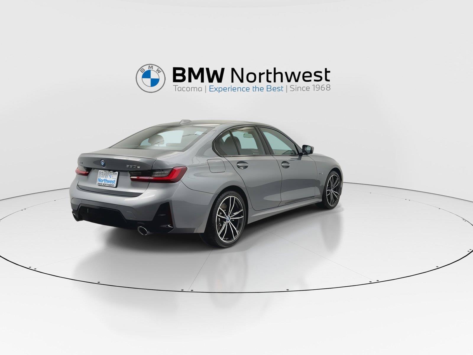 Used 2023 BMW 330e xDrive w/ M Sport Package AWD/4WD image 3