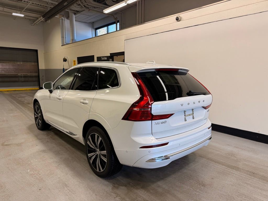Used 2023 Volvo XC60 B5 Plus image 3