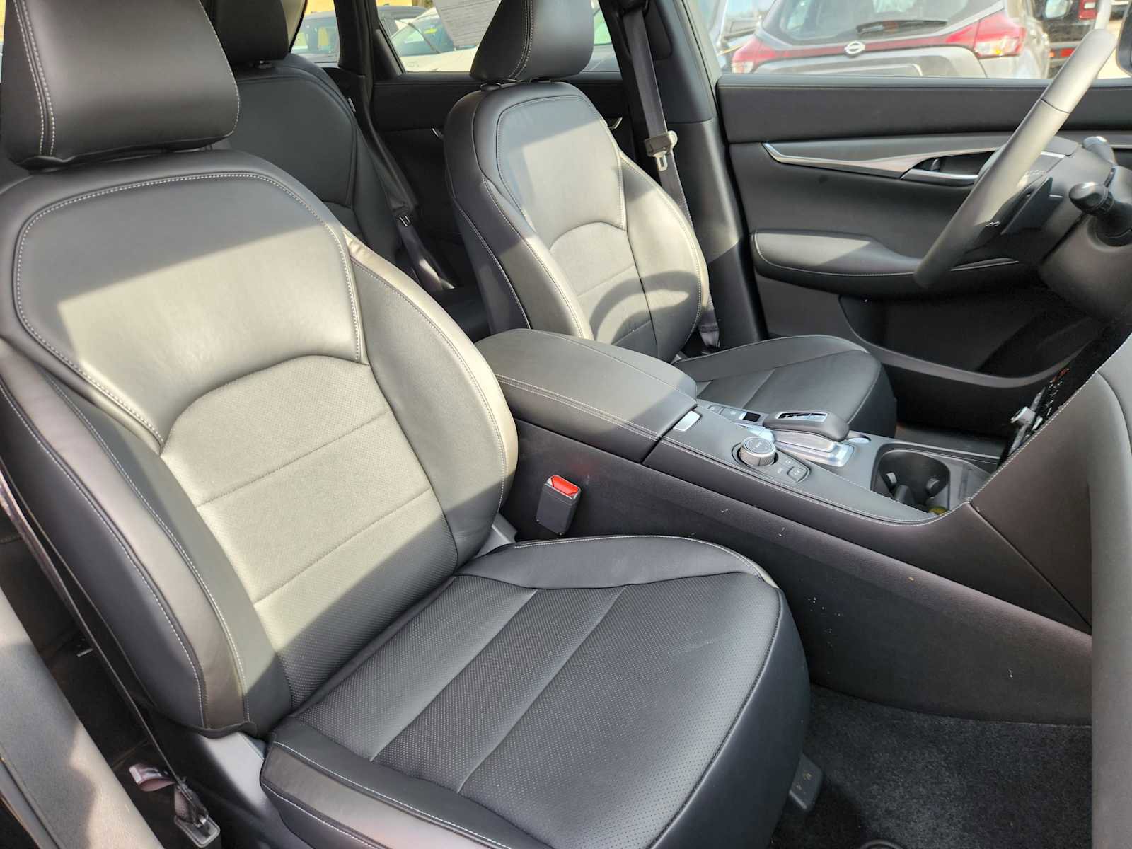 Used 2025 INFINITI QX50 Luxe AWD/4WD image 14