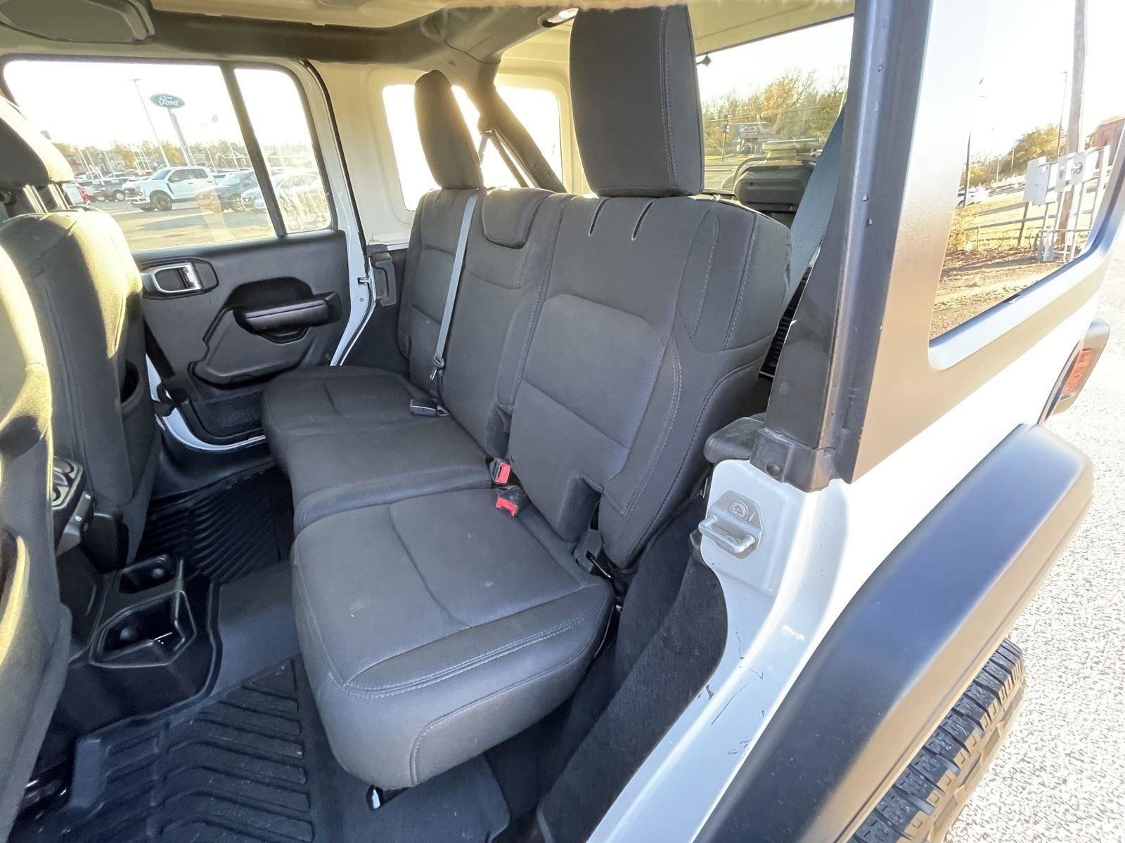 Used 2018 Jeep Wrangler Unlimited Sport S image 31