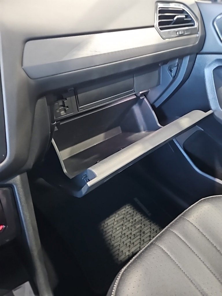 Used 2022 Volkswagen Tiguan SE image 29