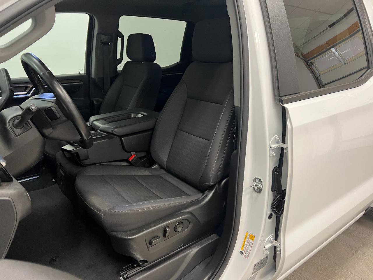 Used 2025 Chevrolet Silverado 1500 LT image 26