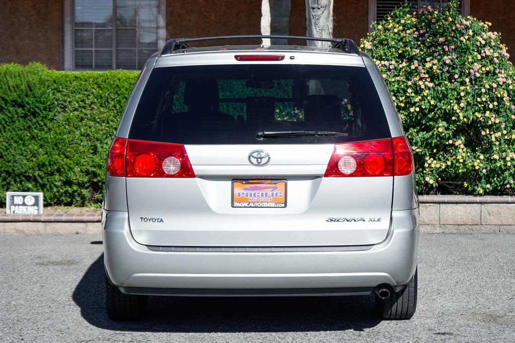 Used 2007 Toyota Sienna XLE image 8