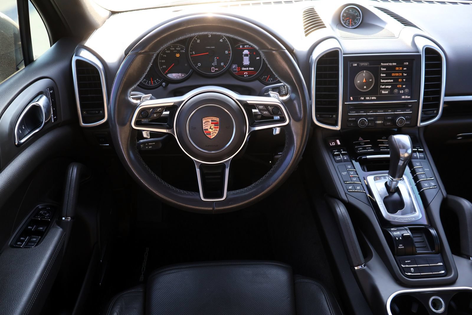Used 2015 Porsche Cayenne Diesel AWD/4WD image 16