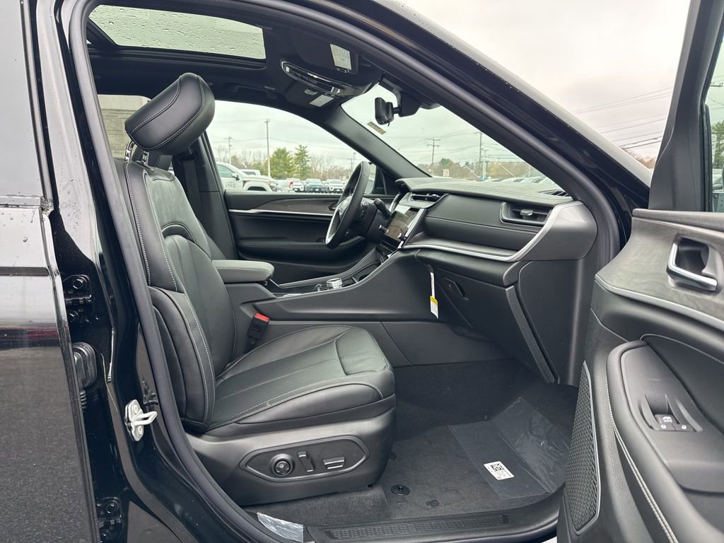 New 2026 Jeep Grand Cherokee Limited image 32