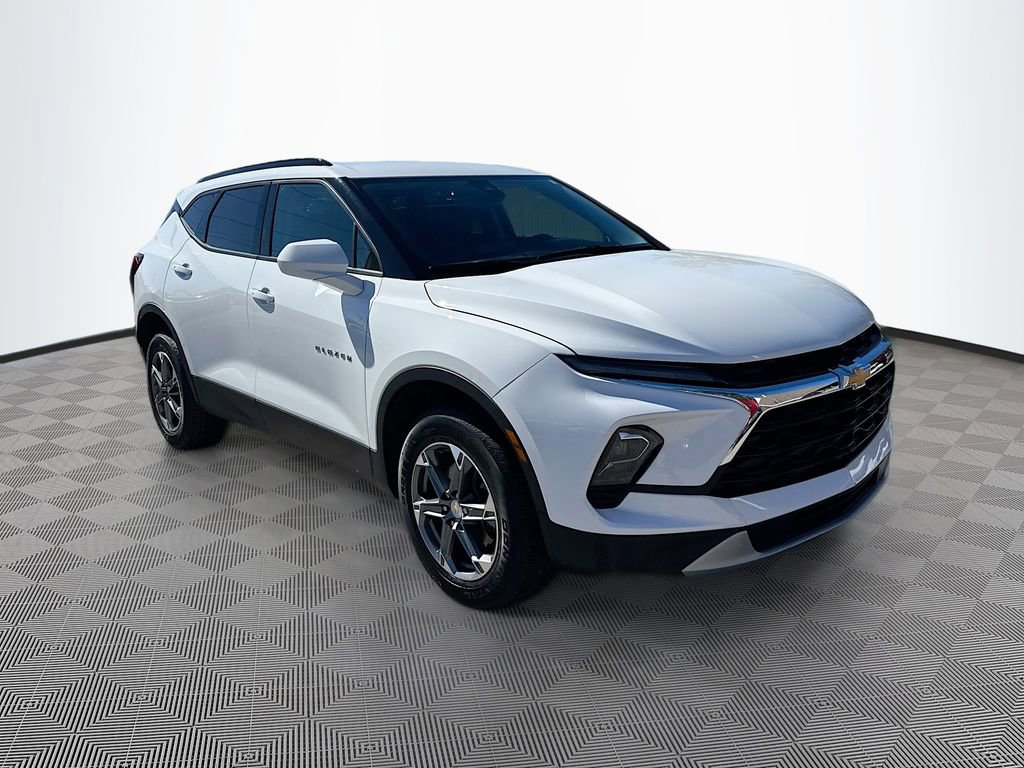 Used 2023 Chevrolet Blazer LT w/ Convenience Package image 3