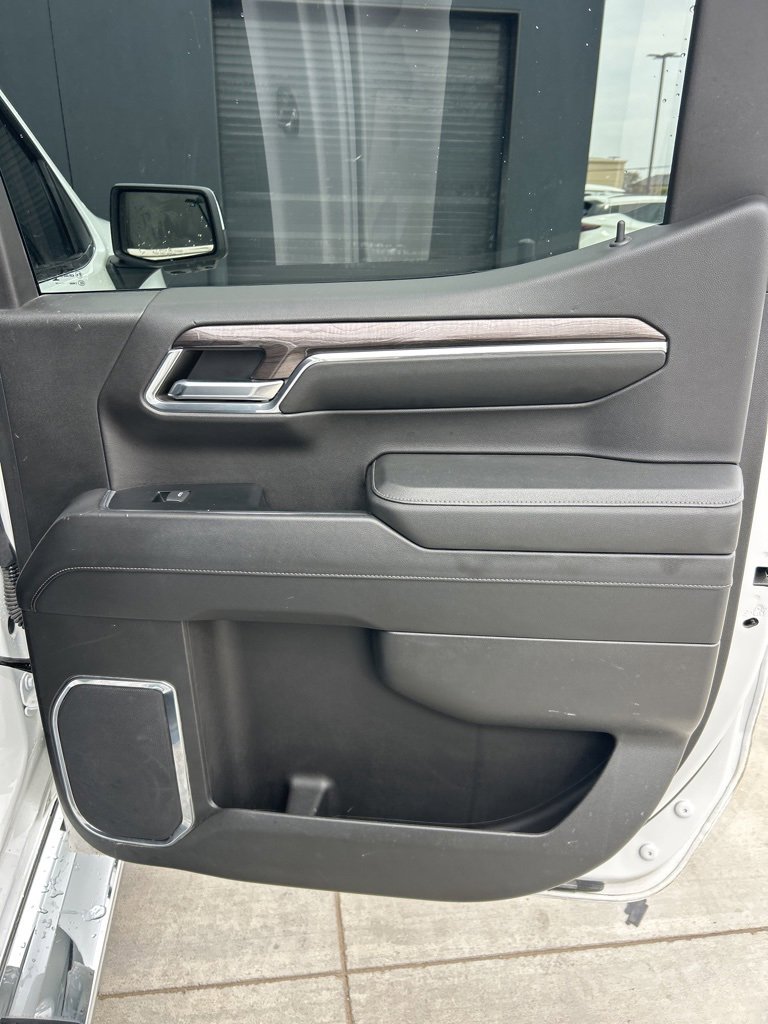 Used 2024 Chevrolet Silverado 1500 LTZ image 13