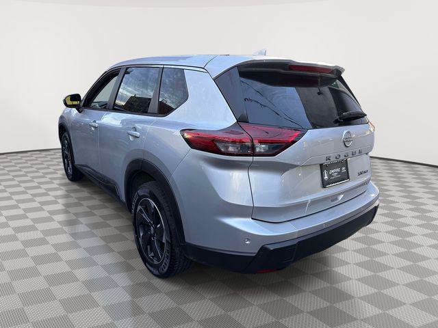 Used 2024 Nissan Rogue SV AWD/4WD image 3
