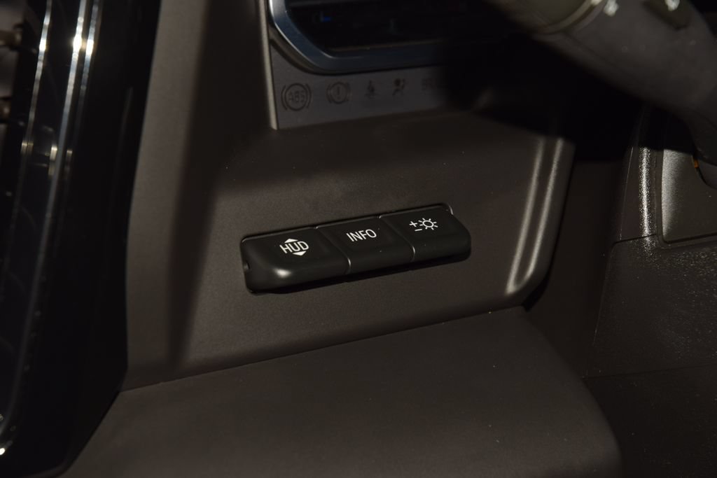 Used 2025 GMC Sierra 2500 AT4 w/ AT4 Premium Plus Package AWD/4WD image 36