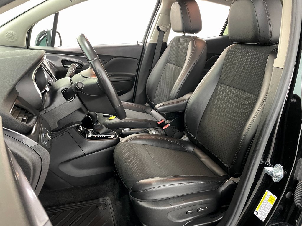Certified 2022 Buick Encore Preferred w/ Safety Package image 20