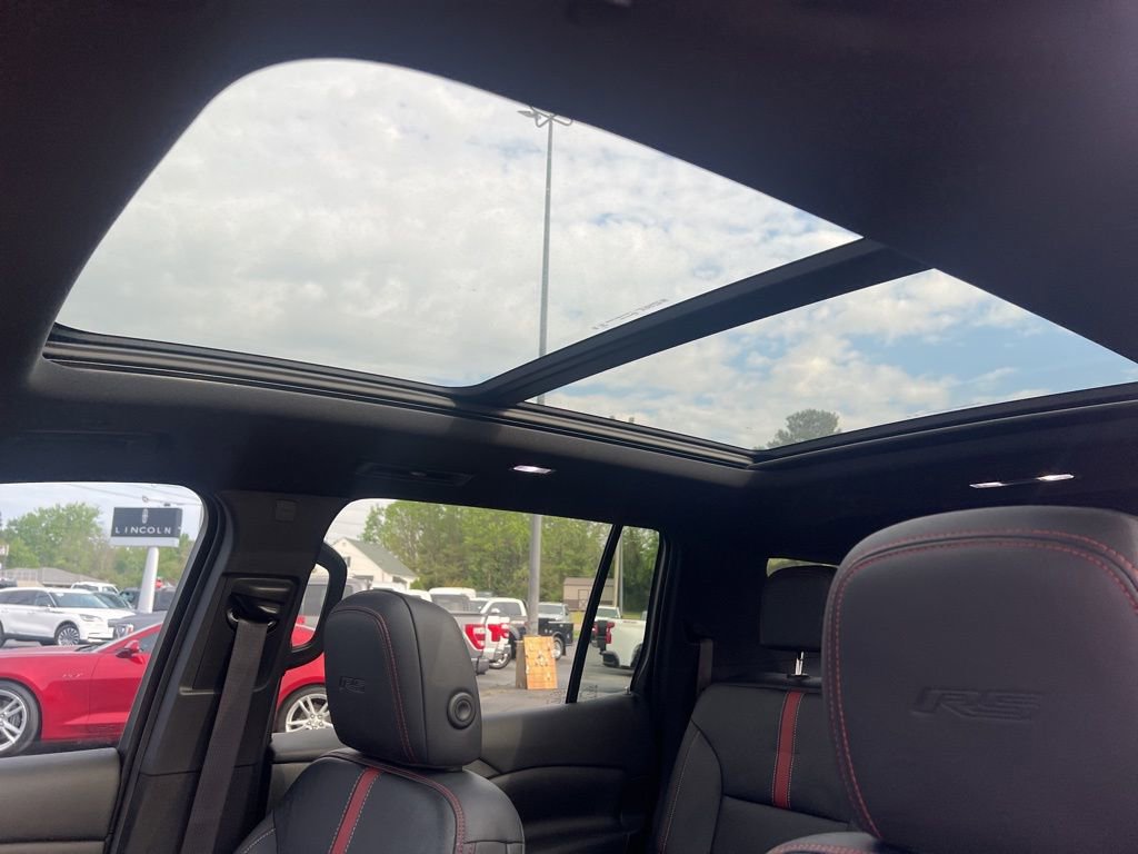 Used 2024 Chevrolet Traverse RS image 9