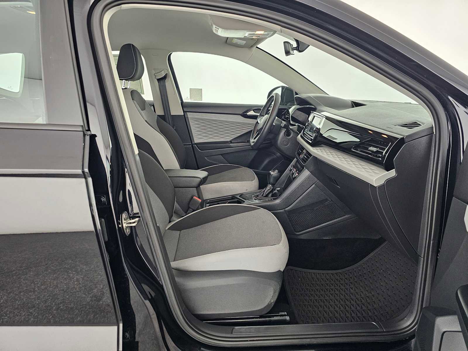 Used 2023 Volkswagen Taos S image 10