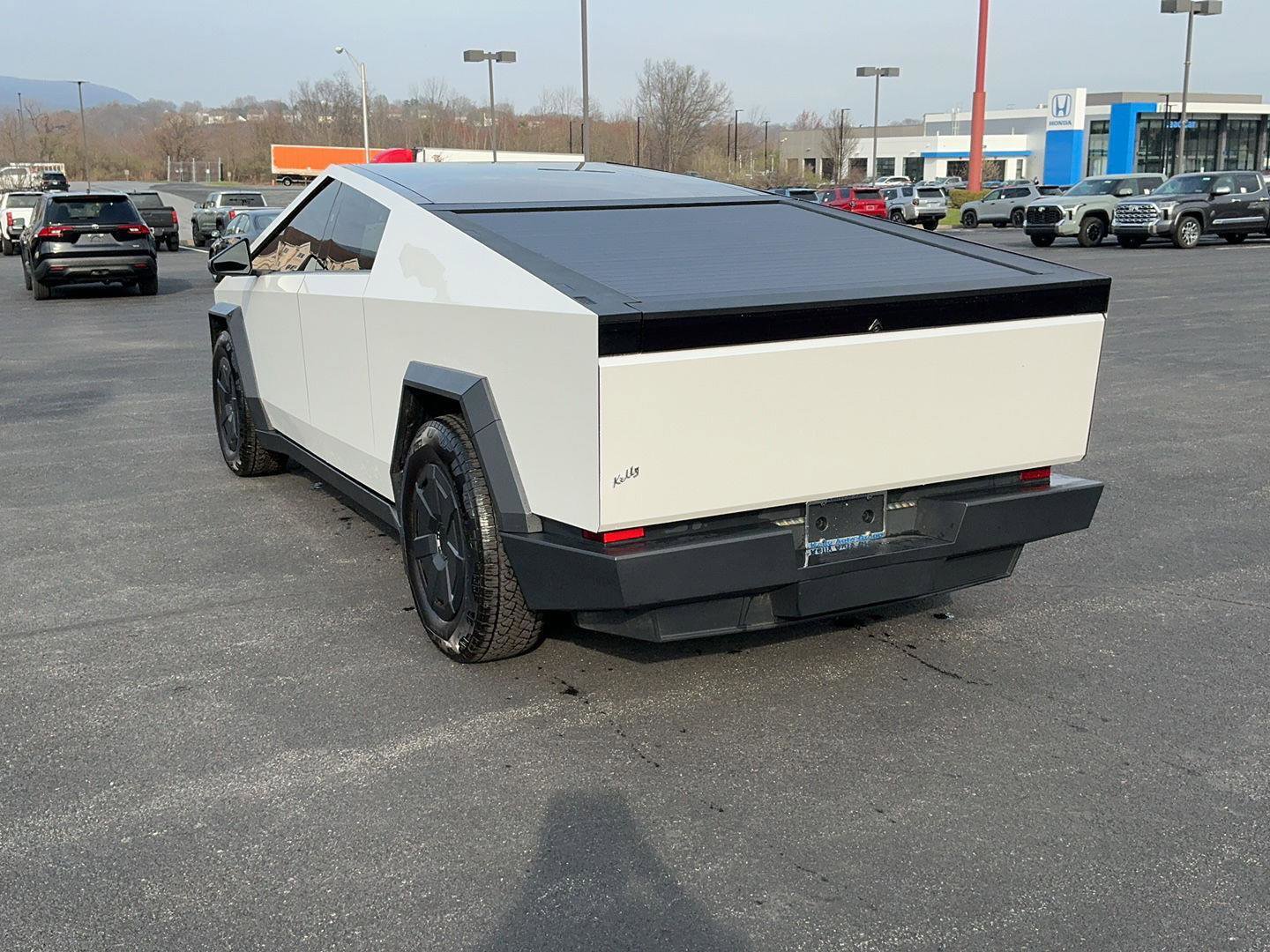 Used 2025 Tesla Cybertruck AWD Crew Cab image 9