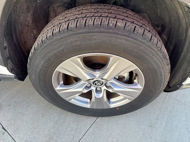 Used 2025 Toyota RAV4 LE image 9