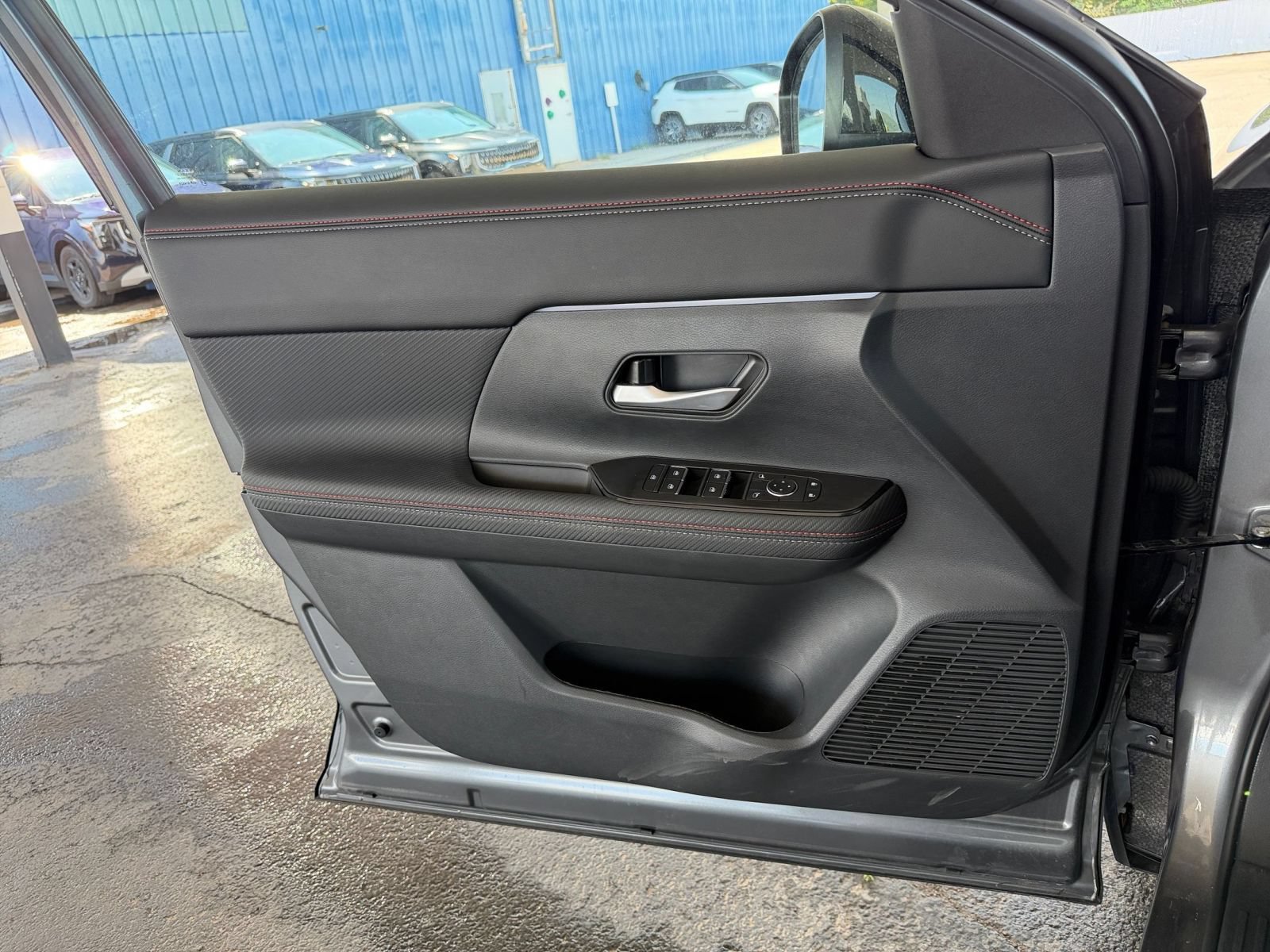 Used 2026 Nissan Kicks SR FWD image 15