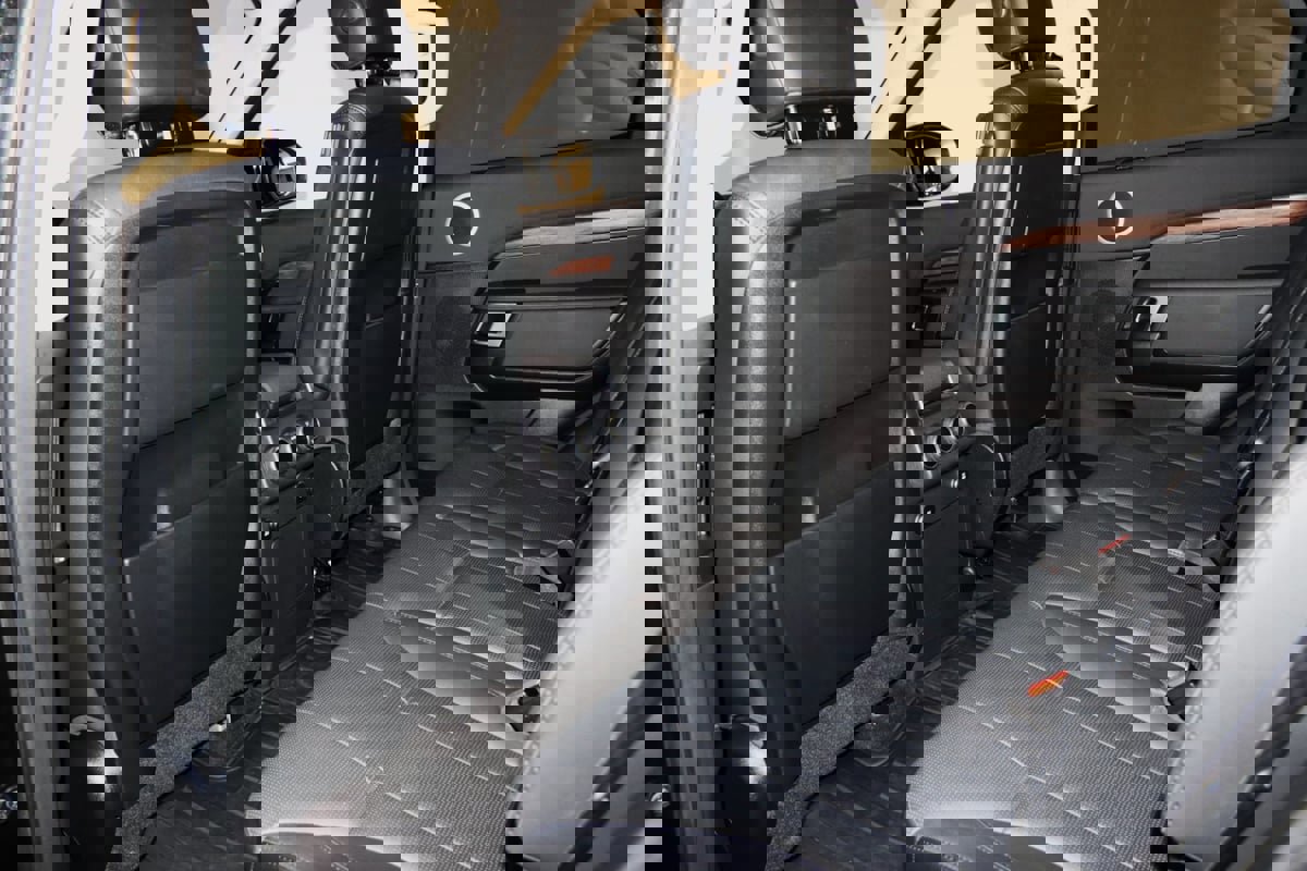 Used 2018 Land Rover Discovery HSE image 49