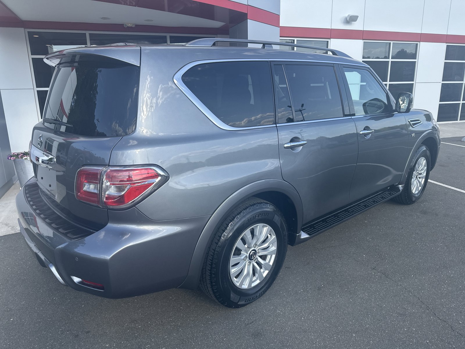 Used 2020 Nissan Armada SV w/ Driver Package RWD image 8