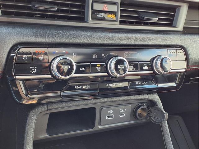 Used 2025 Honda Pilot Black Edition image 25