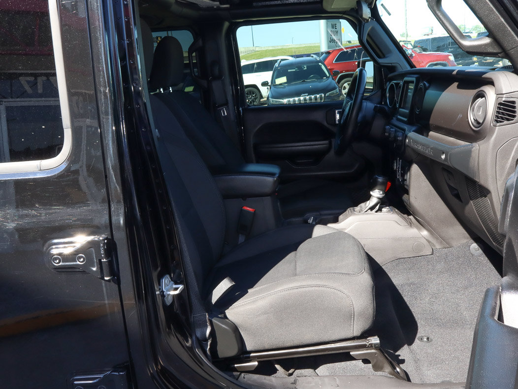 Used 2018 Jeep Wrangler Unlimited Sport S AWD/4WD image 22