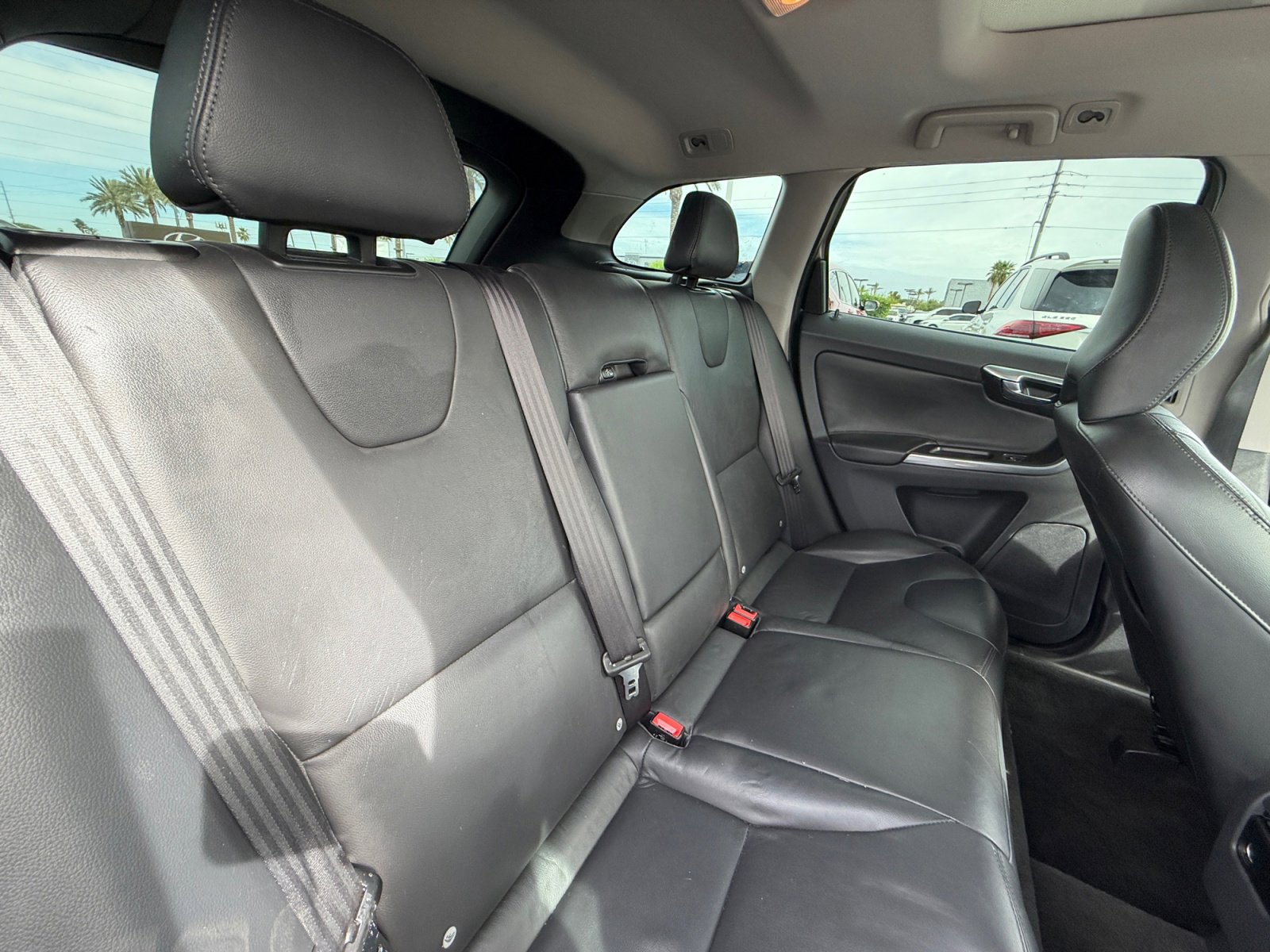 Used 2016 Volvo XC60 T5 Premier w/ Proximity Package image 17