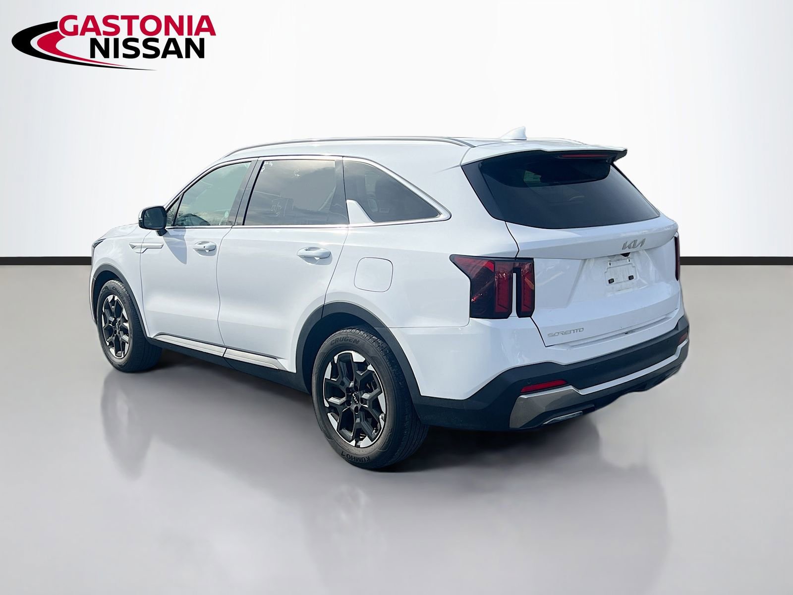 Used 2024 Kia Sorento S image 6