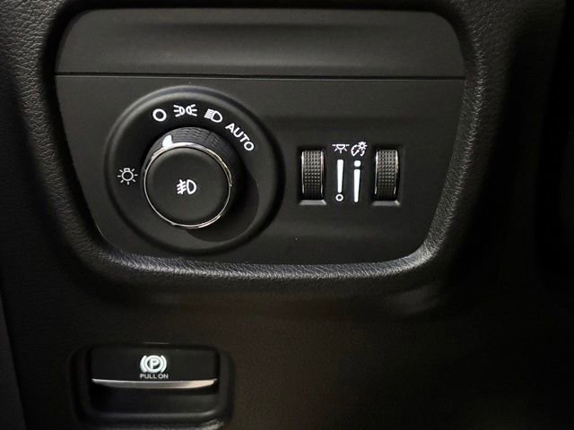 Certified 2025 Jeep Grand Cherokee Limited w/ Luxury Tech Group II image 45