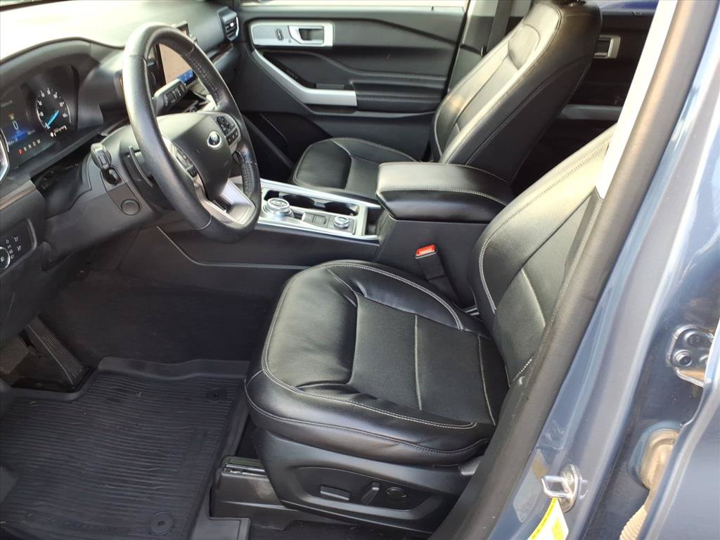 Used 2021 Ford Explorer Limited w/ Equipment Group 301A AWD/4WD image 5