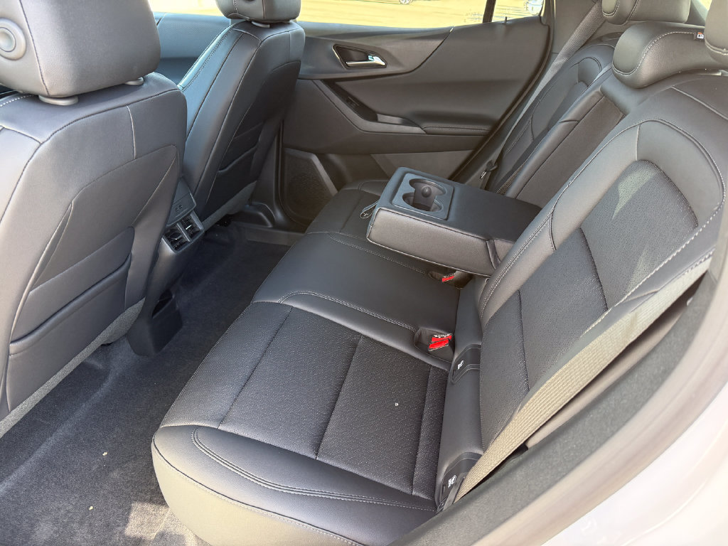 New 2027 Chevrolet Equinox LT w/ Convenience Package II FWD image 10
