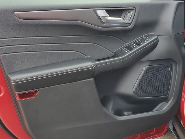 New 2024 Ford Escape SE image 13