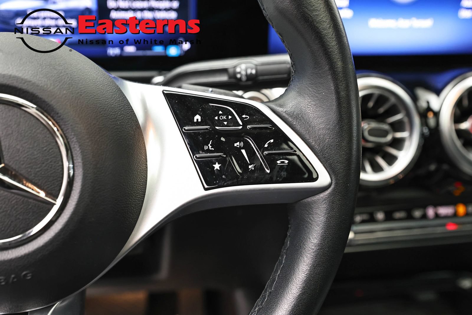 Used 2025 Mercedes-Benz GLB 250 w/ Exclusive Package image 15