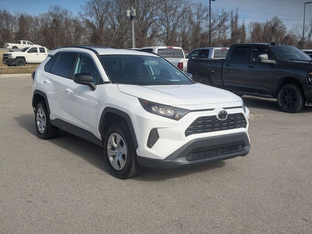 Used 2021 Toyota RAV4 LE image 7