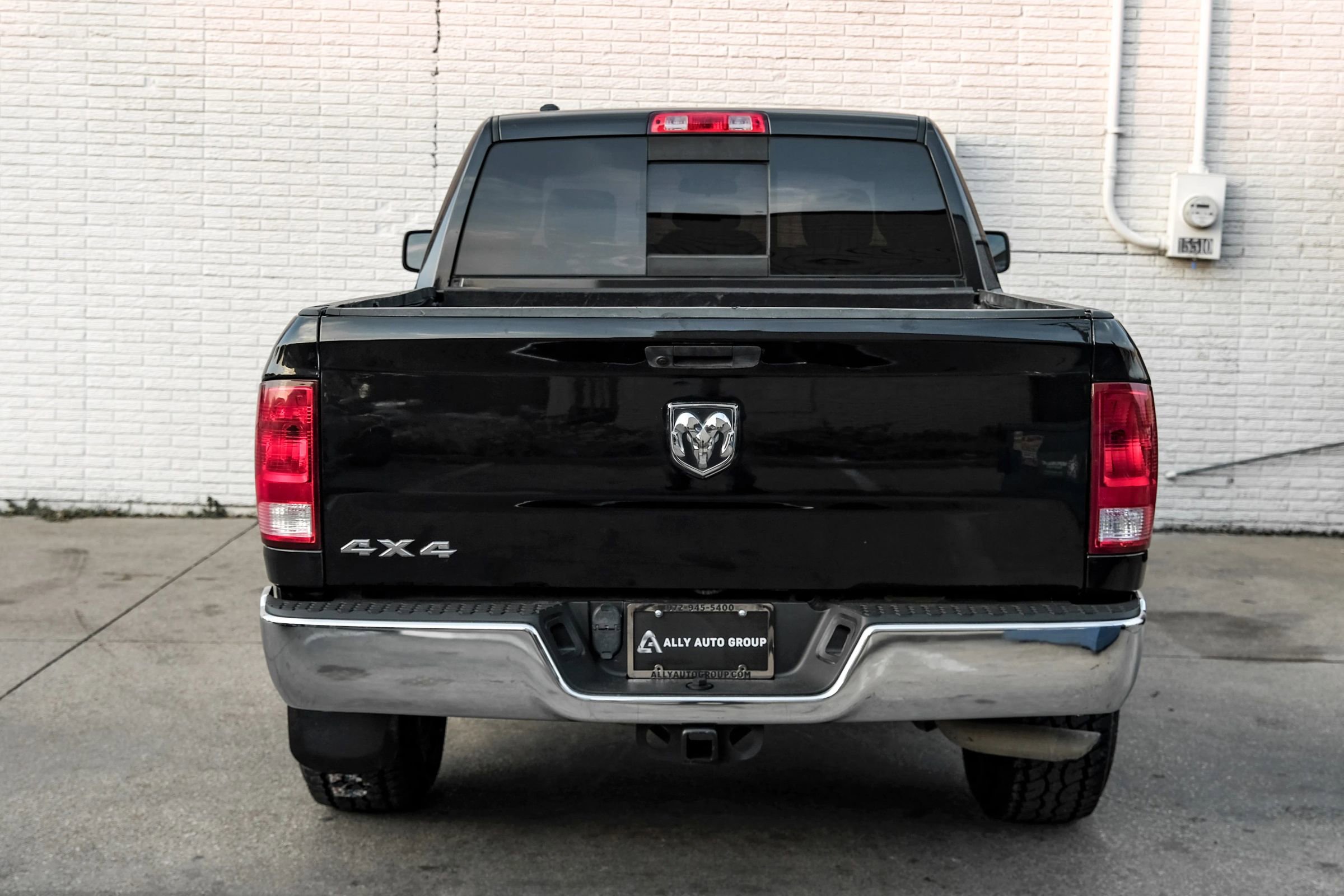 Used 2019 RAM 1500 Classic SLT image 8
