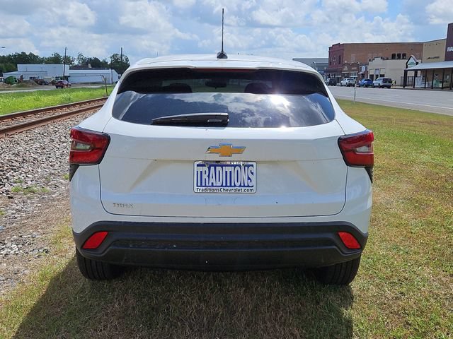 New 2026 Chevrolet Trax LS w/ LS Convenience Package FWD image 39
