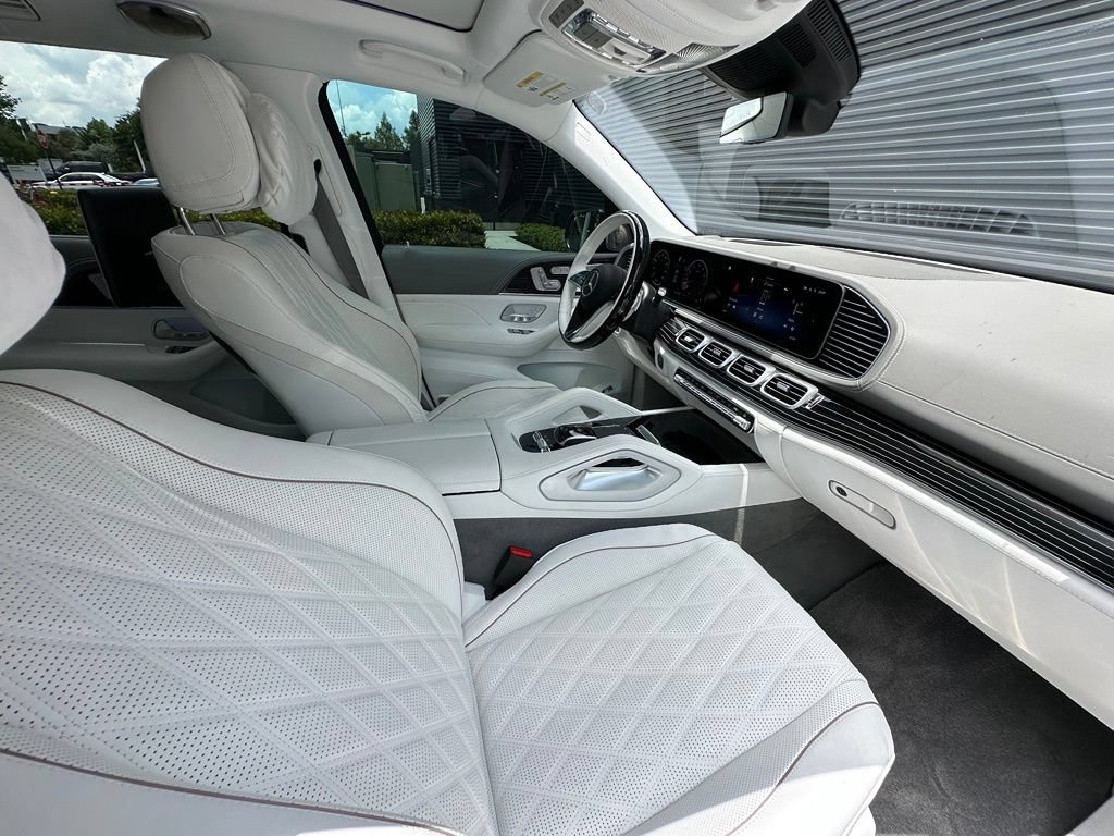 Used 2025 Mercedes-Benz Maybach GLS 600 4MATIC image 45