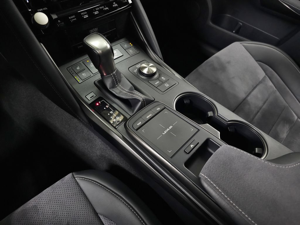 Used 2022 Lexus IS 500 RWD image 33