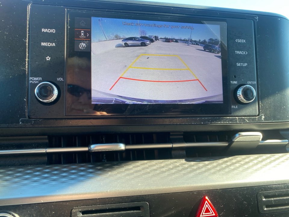 Used 2023 Kia Carnival LX image 22