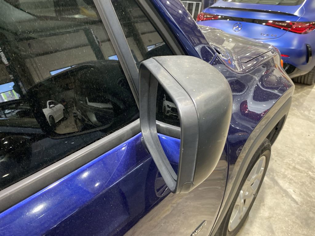 Used 2017 Jeep Renegade Latitude image 22