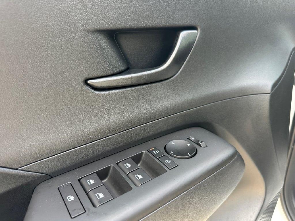 New 2027 Hyundai Kona SE FWD image 10