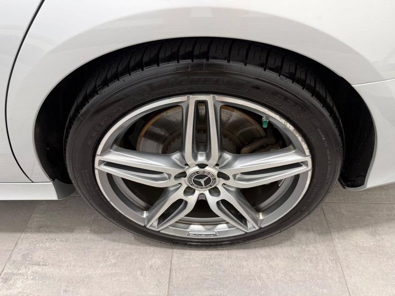Used 2018 Mercedes-Benz E 400 4MATIC Sedan image 5