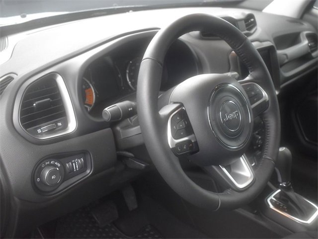 Used 2023 Jeep Renegade Latitude w/ Premium Group image 27