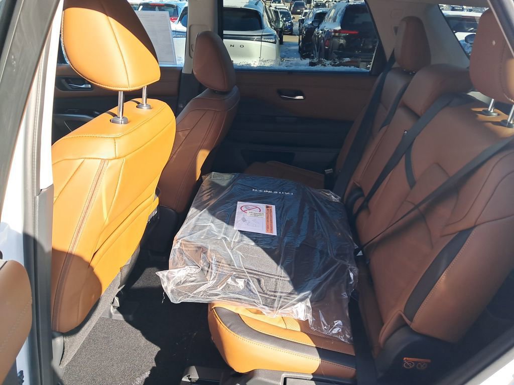 New 2025 Nissan Pathfinder Platinum w/ Cargo Package image 26