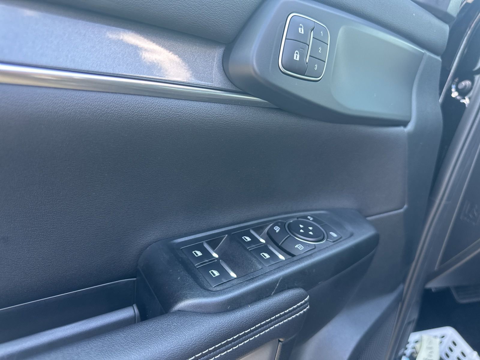 New 2025 Ford Ranger Lariat w/ FX4 Off-Road Package image 13